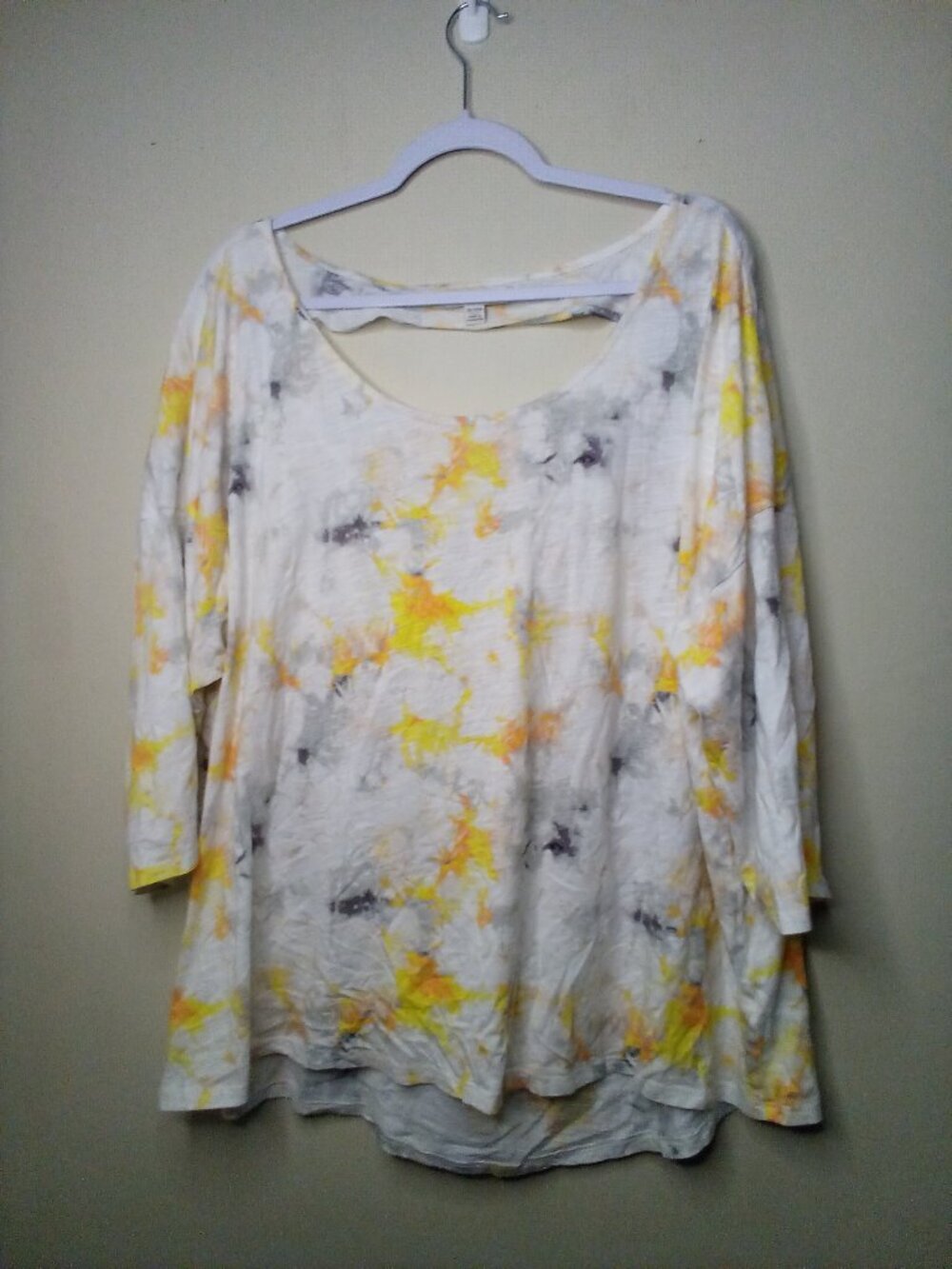 Live Well Shirt Women 26 28 Half Sleeve Back Cut-out Pattern White Yellow Gray